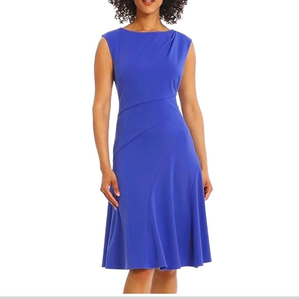 EUC Maggy London Seamed Fit & Flare Dress | Blue | Size: 8